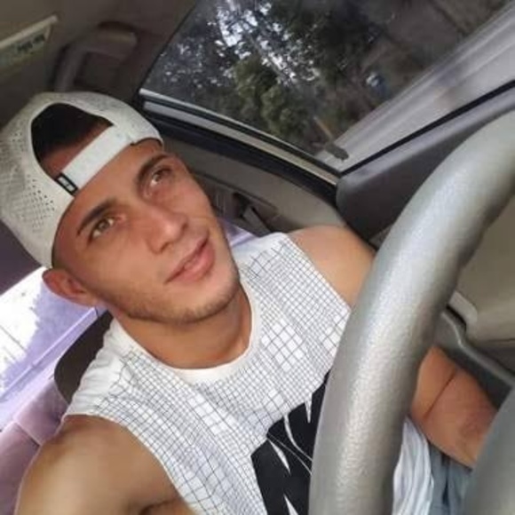 Profile Picture of Franco Vanegas (@francovanegas) on Poshmark