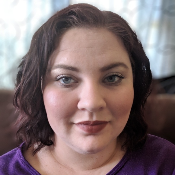 Profile Picture of Eileen Farrell (@emfarrell48) on Poshmark