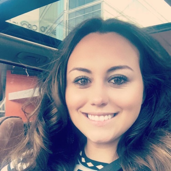 Profile Picture of Rachel Delesk (@rjdelesk) on Poshmark