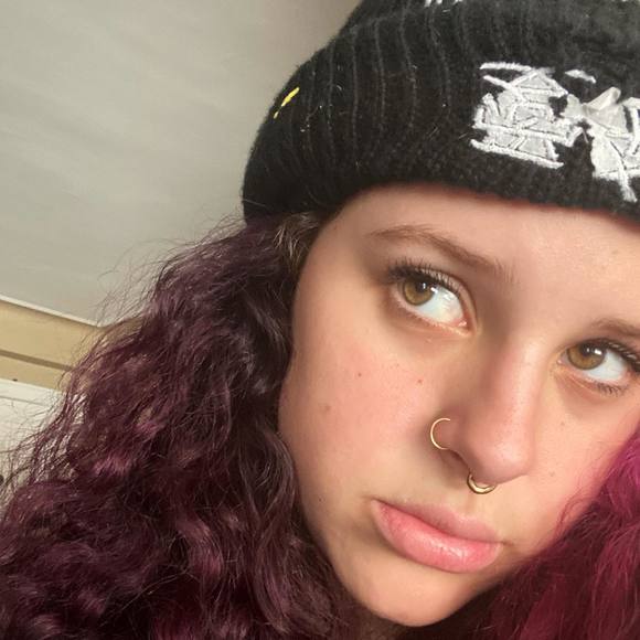 Profile Picture of Christina Pizzimenti (@cmpizzimenti) on Poshmark