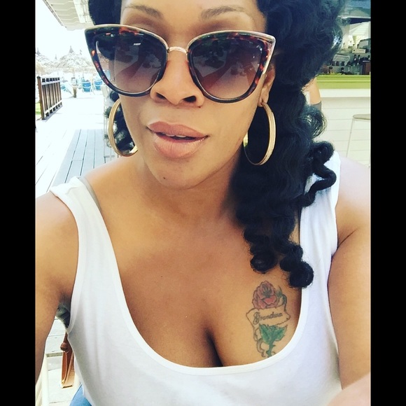 Profile Picture of Everee Sinclair (@esinclair29) on Poshmark