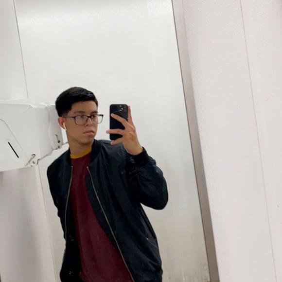 Profile Picture of Luis Claros (@luisclaros) on Poshmark
