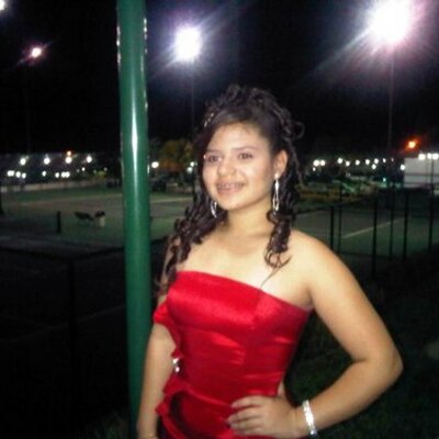 Profile Picture of Camila Flores (@camilaflores100) on Twitter