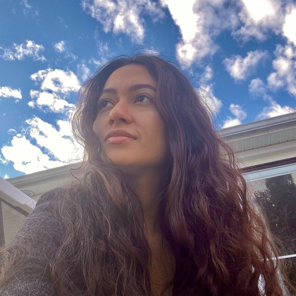 Profile Picture of Andrea Oley (@andrea171989) on Poshmark