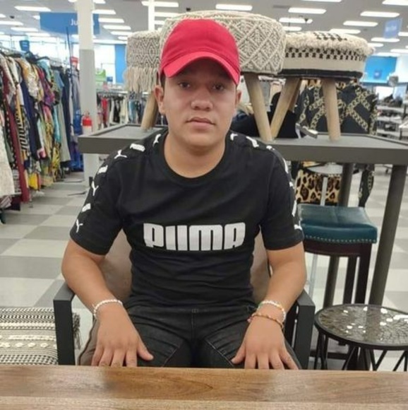 Profile Picture of Alex mauricio Hernandez (@ah3347127) on Poshmark