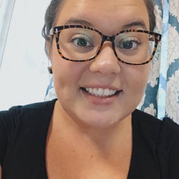 Profile Picture of Megan Thackston (@meganthackston) on Poshmark