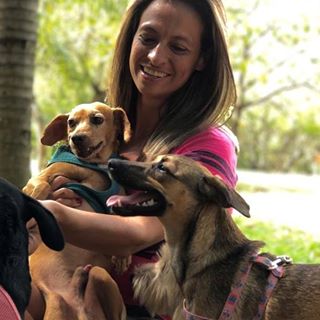 Profile Picture of Julia Welsh (@tatiana.trigueirinho) on Facebook