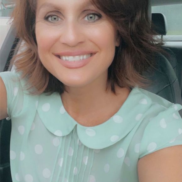 Profile Picture of Julie Norris (@julienorris820) on Poshmark