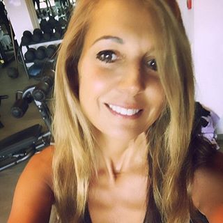 Profile Picture of Ruth Kubert (@ruth.kubert) on Facebook