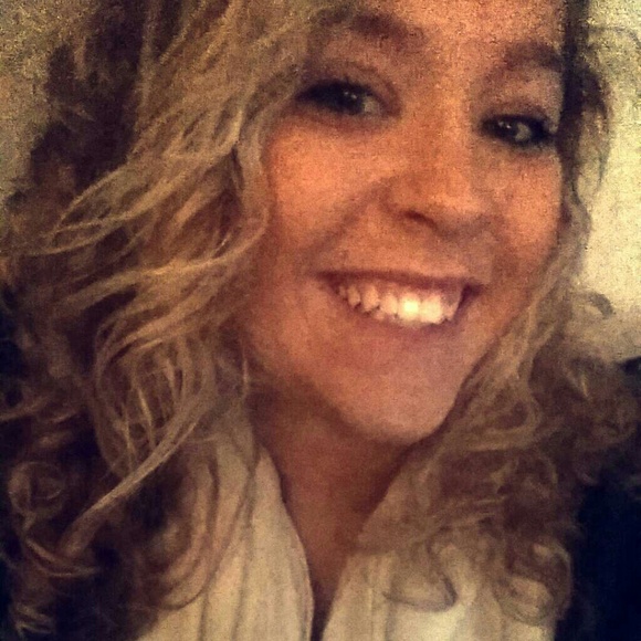 Profile Picture of Sarah Boerboom (@sboerboom) on Poshmark