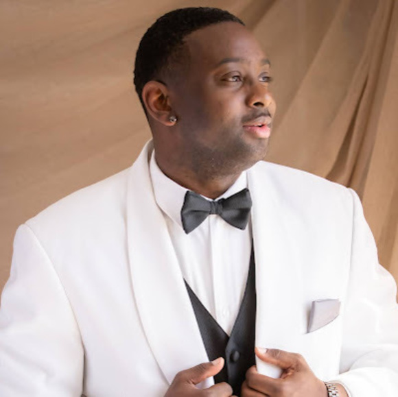 Profile Picture of Joseph Snowden (@josephdsnowden) on Poshmark