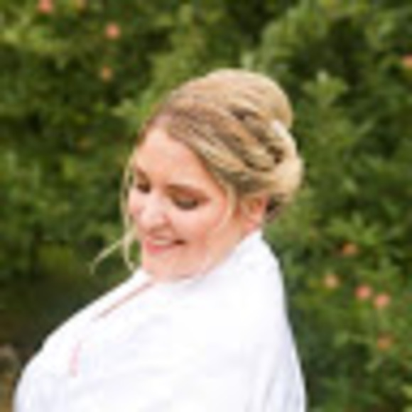 Profile Picture of Amanda Socha (@alsocha) on Poshmark