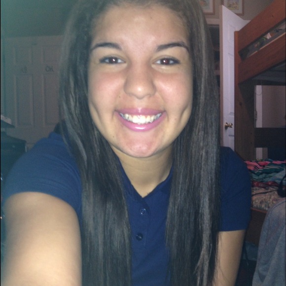 Profile Picture of Candyce Martin (@c_michelle14) on Poshmark