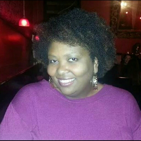 Profile Picture of De-andrea Blaylock-johnson (@deblayjohn35) on Poshmark