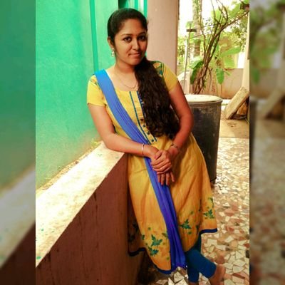 Profile Picture of Roopa Radhakrishnan (@farfella05) on Twitter