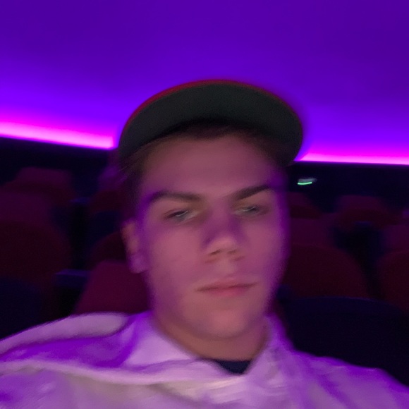 Profile Picture of Thomas Digiovanni (@tomdeeg) on Poshmark
