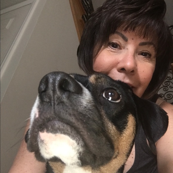 Profile Picture of Aileen Jones (@missylee90) on Poshmark