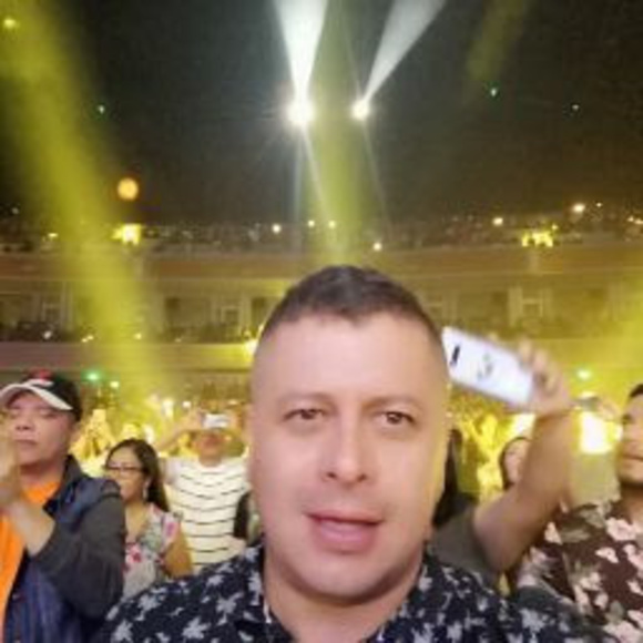 Profile Picture of Alexander Cuberos (@jacuberos) on Poshmark
