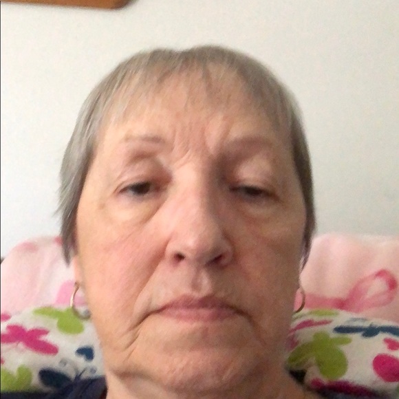 Profile Picture of Gloria Thierauf (@gloriathierauf) on Poshmark