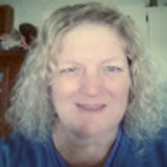 Profile Picture of Cheryl Weldon (@cherylweldon) on Poshmark