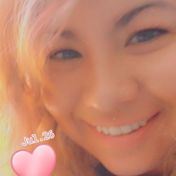 Profile Picture of Anora Bauer (@anorabauer) on Poshmark