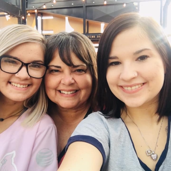 Juliana Wegeng kozik - Poshmark Profile Picture of Juliana Wegeng kozik (@zoezoe66) on Poshmark