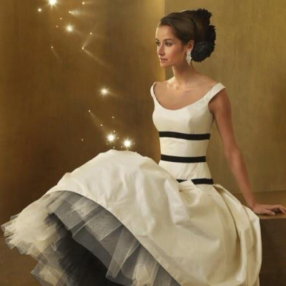 Profile Picture of Suzanne Rupp (@divadivafashion) on Poshmark