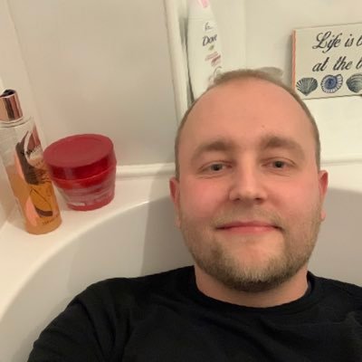 Profile Picture of Jan Preece (@jarnywarny) on Twitter