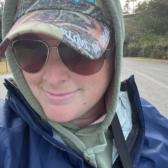 Emylee Norgaard - Poshmark Profile Picture of Emylee Norgaard (@backwoodsseller) on Poshmark