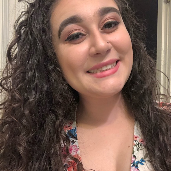 Profile Picture of Krystal Delgado (@krystalyarissa) on Poshmark