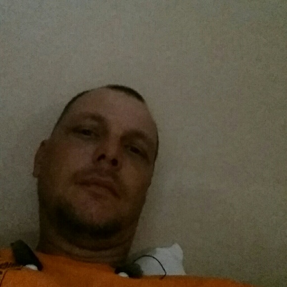 Profile Picture of Scott Strange (@scottstrange) on Poshmark