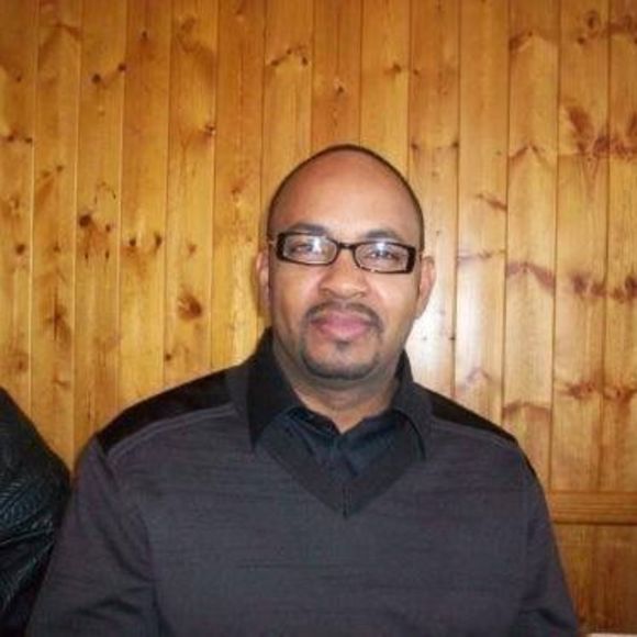 Profile Picture of Cesar Vasquez (@cesarvasquez581) on Poshmark