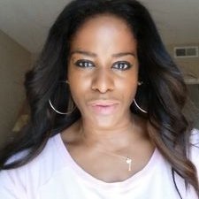 Profile Picture of Daniele Gaither 🍩💧 (@danielegaither) on Twitter