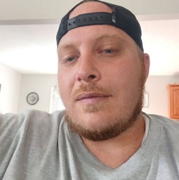 Profile Picture of Dustin Leppert (@dustinham35) on Poshmark