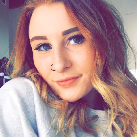 Profile Picture of Abigail Helseth (@abigailhelseth) on Poshmark