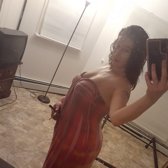 Profile Picture of Monica Roohr (@monicaroohr) on Poshmark