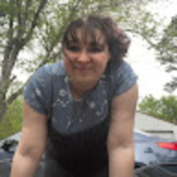 Profile Picture of Lyn Halbert (@lyn_halbert) on Poshmark