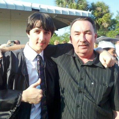 Profile Picture of Tom McDade (@Bluecrab56) on Twitter
