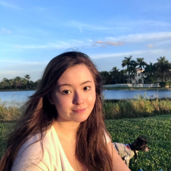 Profile Picture of Jenna Day (@jennalion) on Poshmark