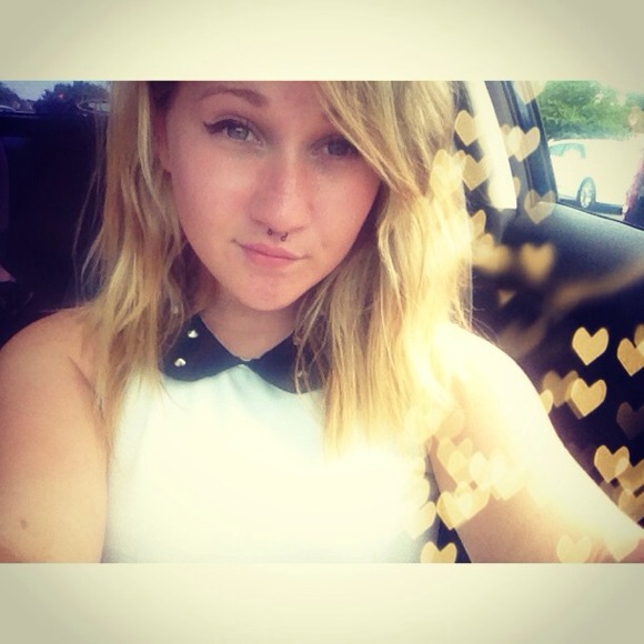 Profile Picture of Cassandra Callahan (@cassandranj) on Poshmark