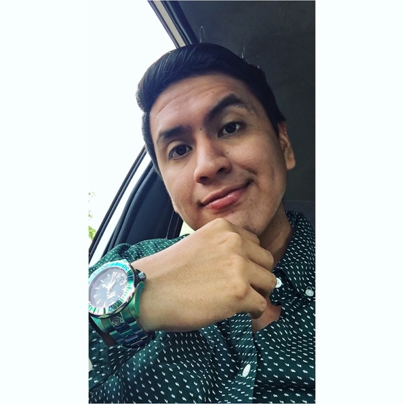 Profile Picture of Jeriel Illescas (@jeriel_sir) on Poshmark