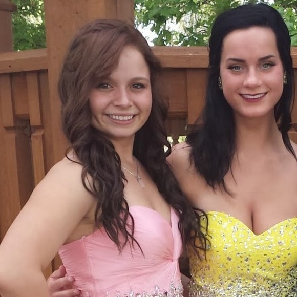 Profile Picture of Kristen Maretti (@kristenmaretti) on Poshmark