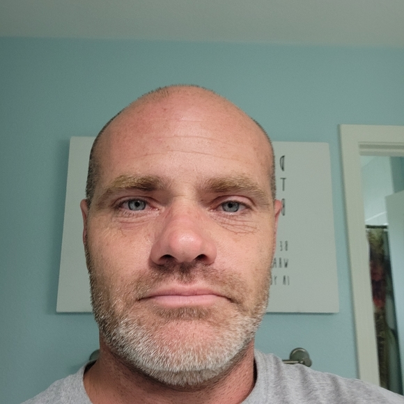 Profile Picture of David Self (@davidself77) on Poshmark