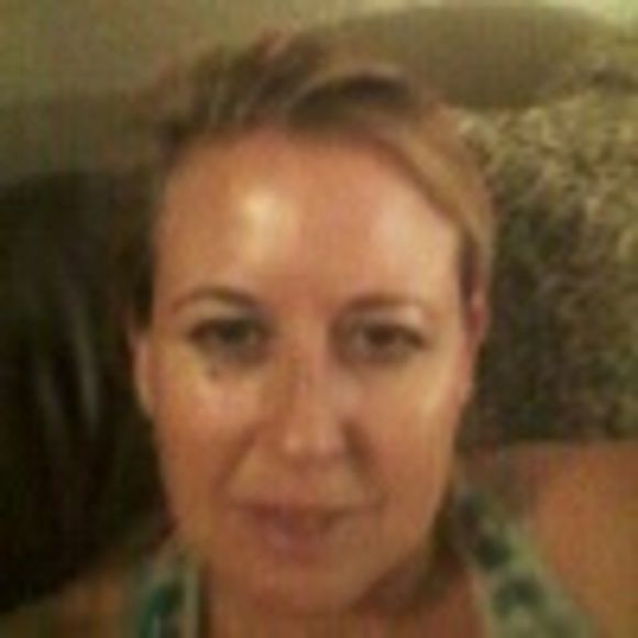 Profile Picture of Kathy Leonard (@kathyleo) on Poshmark