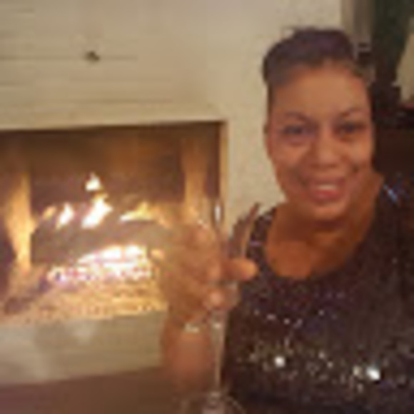 Brandy Gindratt - Poshmark Profile Picture of Brandy Gindratt (@solione1972) on Poshmark