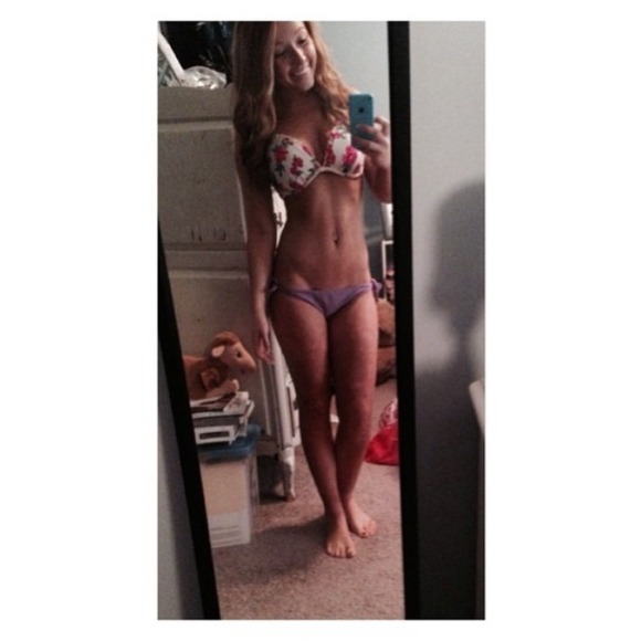 Profile Picture of Nora Baechtel (@nbaechtel) on Poshmark