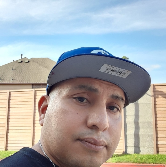 Profile Picture of Danny Barrera (@dannybarrera233) on Poshmark
