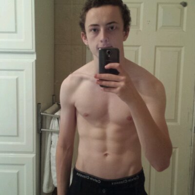 Profile Picture of Tom Ellery (@tom199712) on Twitter