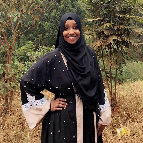 Profile Picture of Nawal Ahmed (@nawal_ahmed) on Poshmark