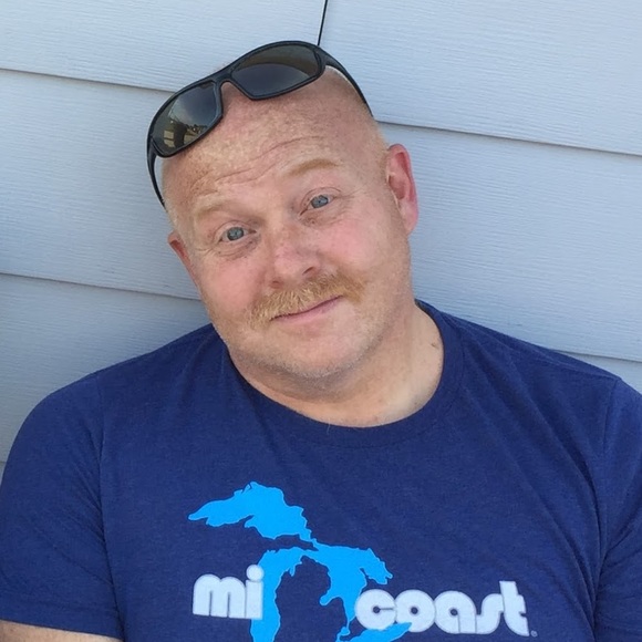 Profile Picture of Jeff Dahl (@jeff_dahl) on Poshmark